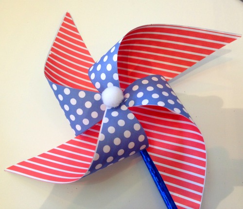 iLoveToCreate Blog: Pretty Patriotic Pinwheel with Aleene's Instant Tacky