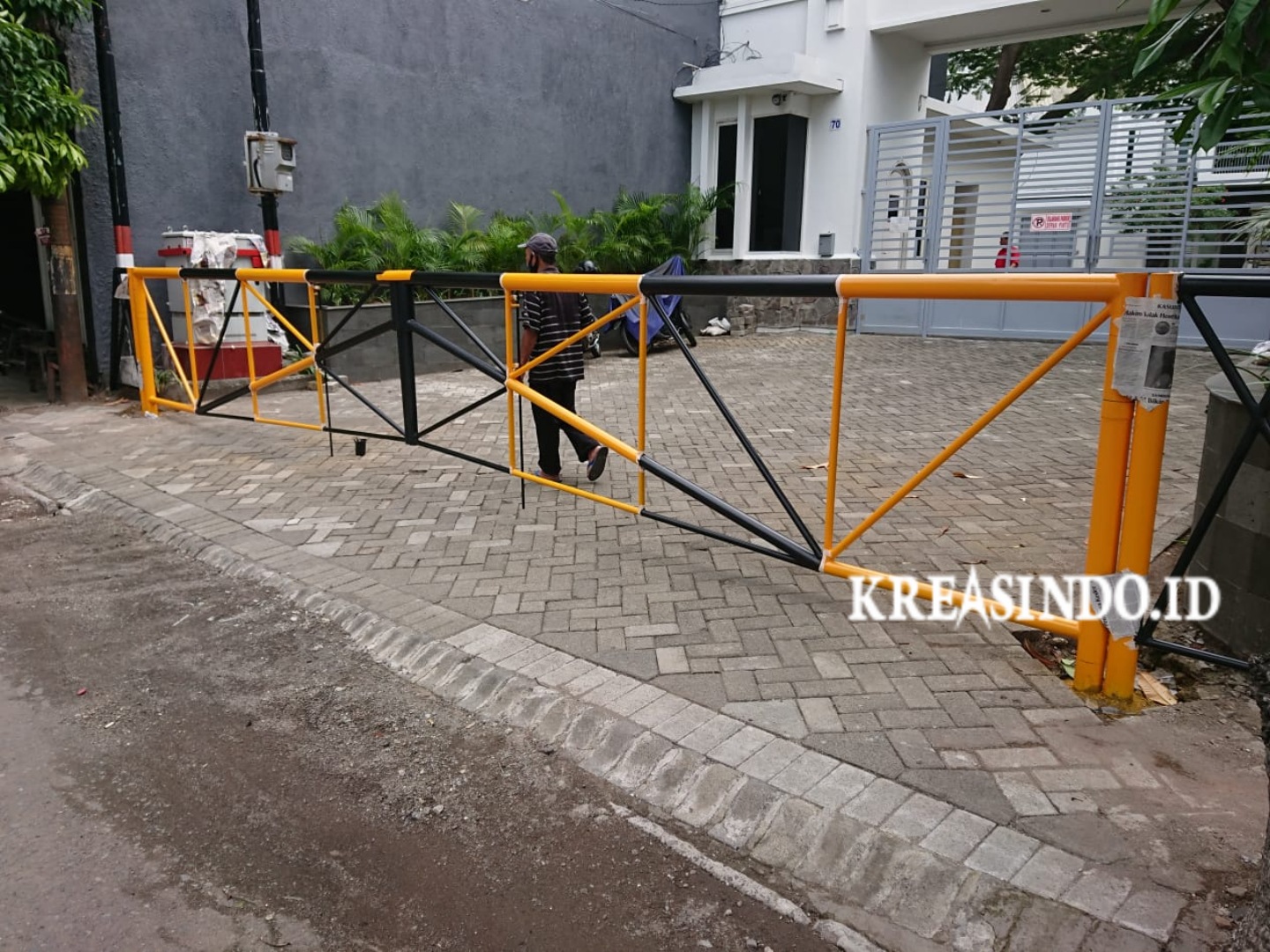 Jasa Portal Besi Swing yang Bergaransi Penuh dan Harga Terjangkau