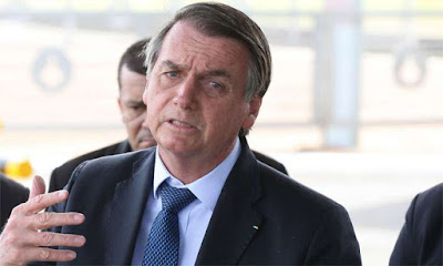 Bolsonaro diz que  Guedes é  xucro e Moro ingênuo