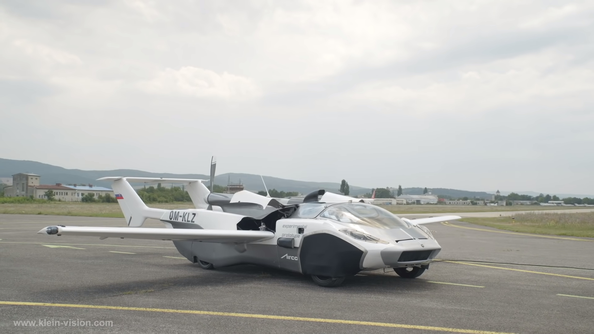 Passion For Luxury Flying Car Prototype Takes to the Skies