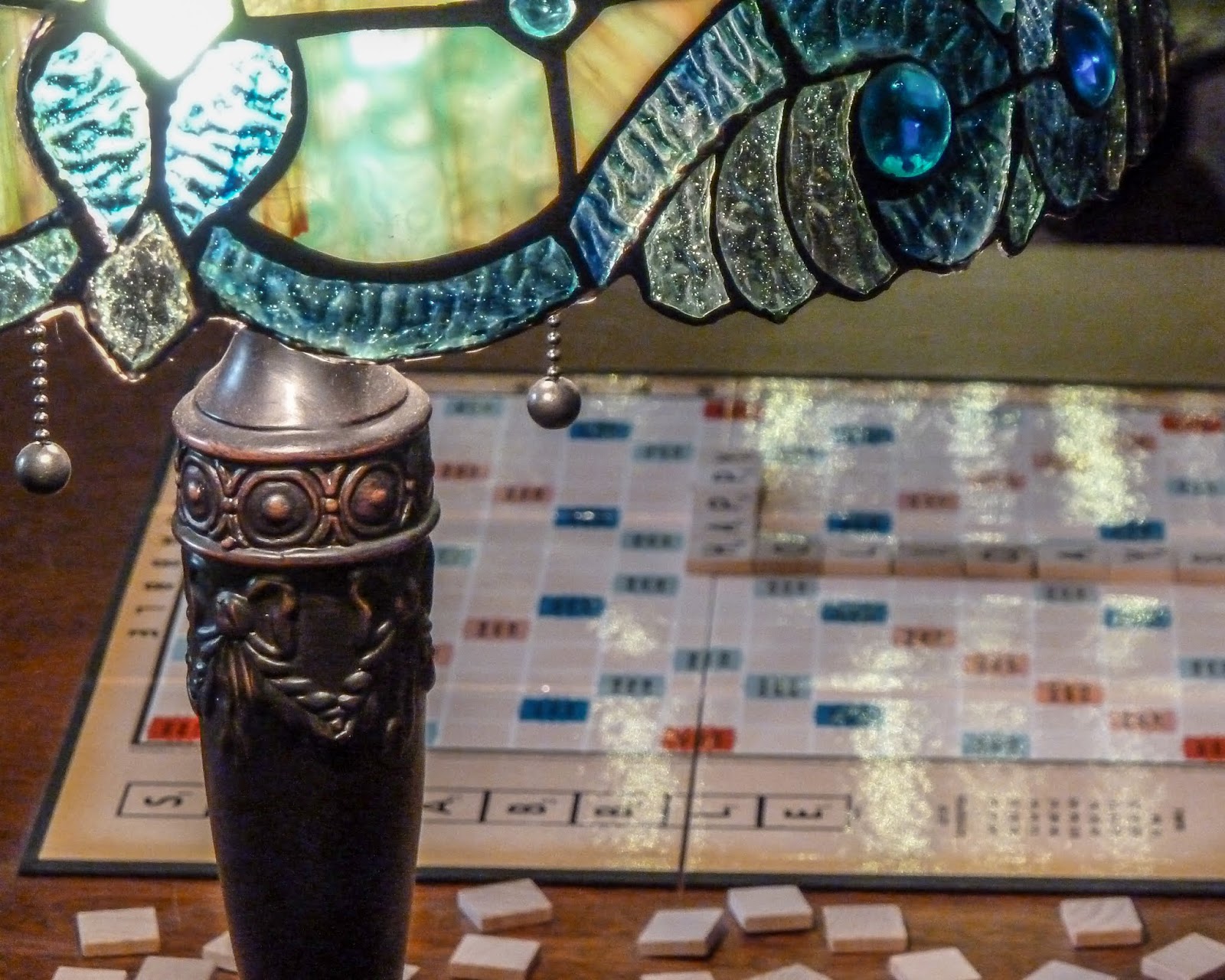 NEW SAVANNA Lamp with board game