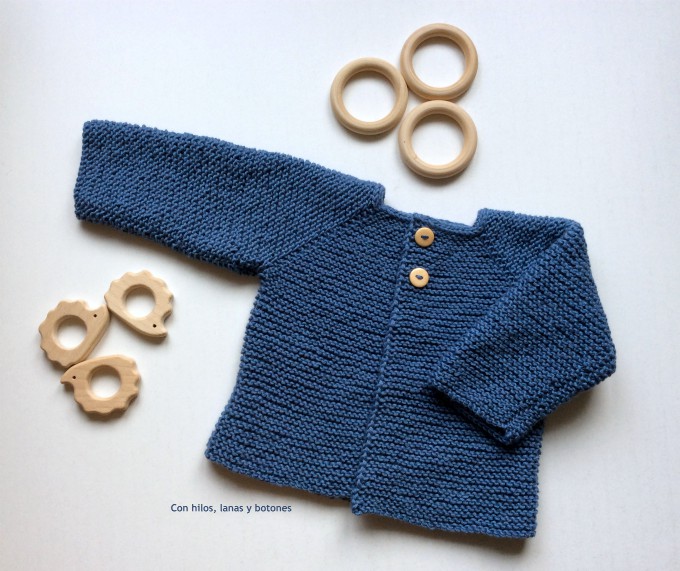 Con hilos, lanas y botones: DIY chaqueta de punto para bebé paso a paso (patrón gratis)