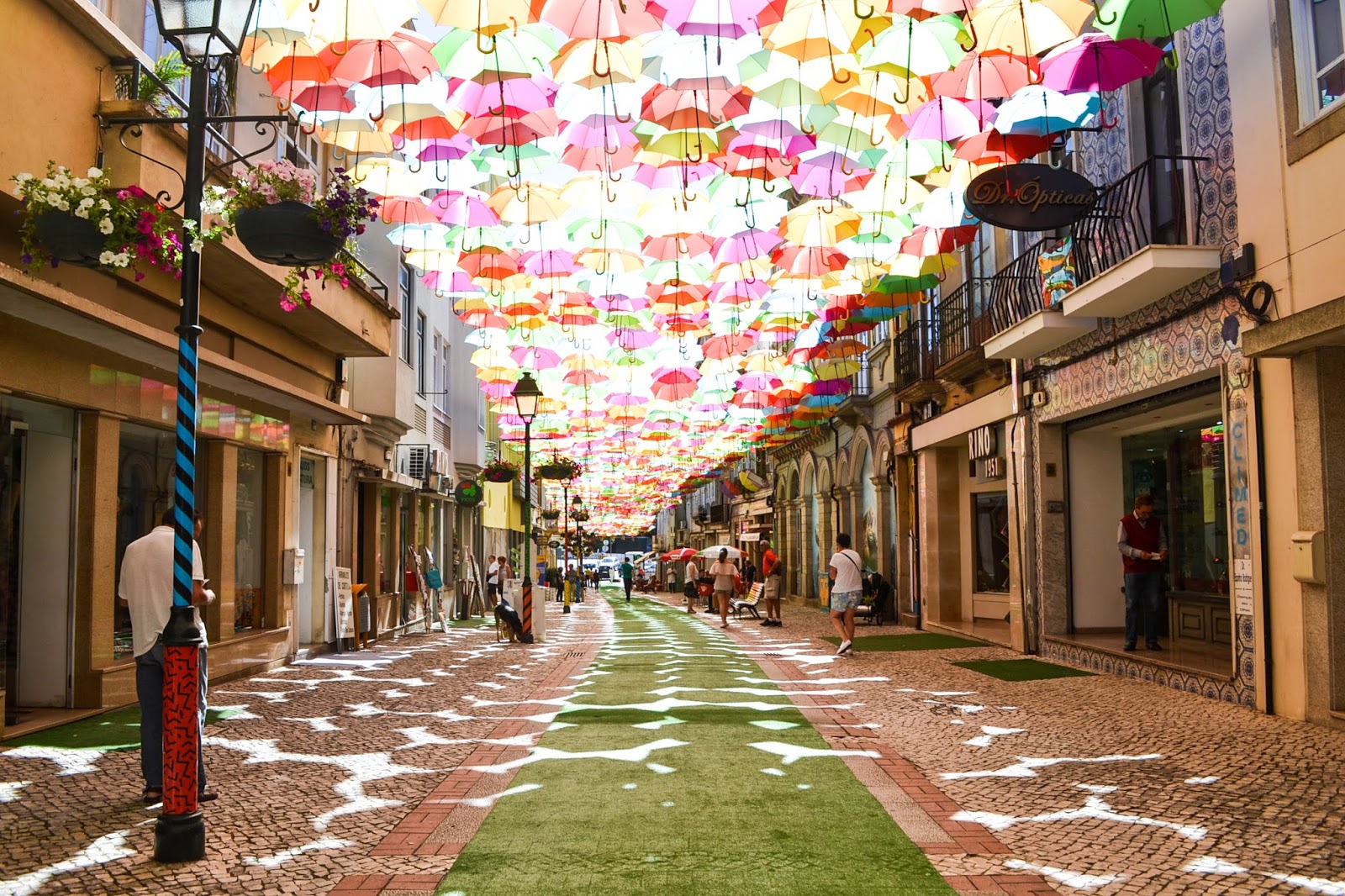 Strohova MAGICAL UMBRELLAS IN ÁGUEDA
