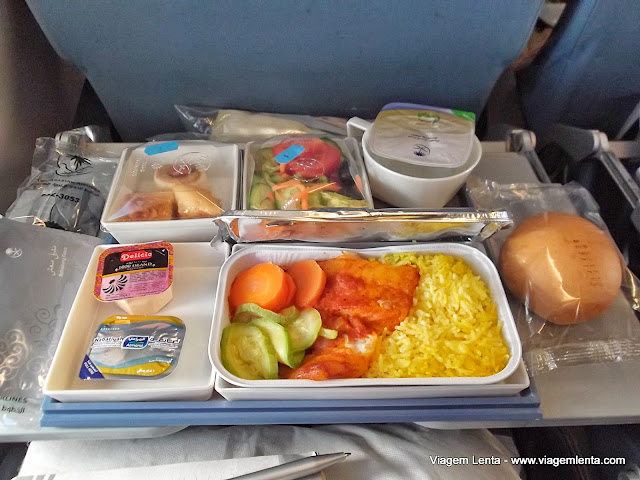 Refeição a bordo na Saudia Airlines