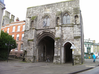 medieval gatehouse debtors prison winchester