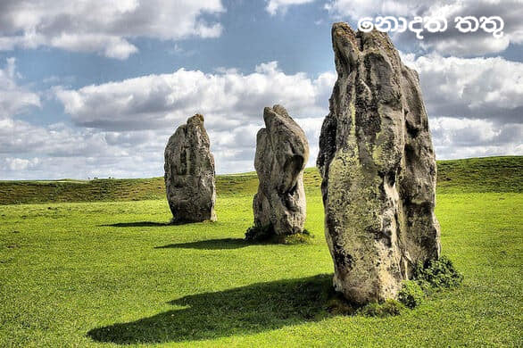 Avebury Henge - England (ඇව්බියුරි ස්මාරක - එංගලන්තය) 😍💐