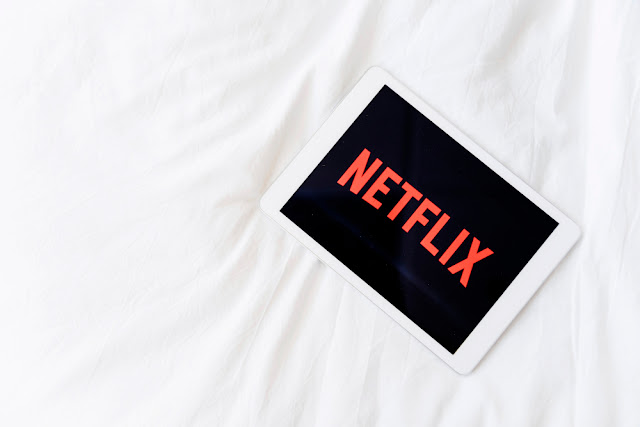Foto logo Netflix pada tablet