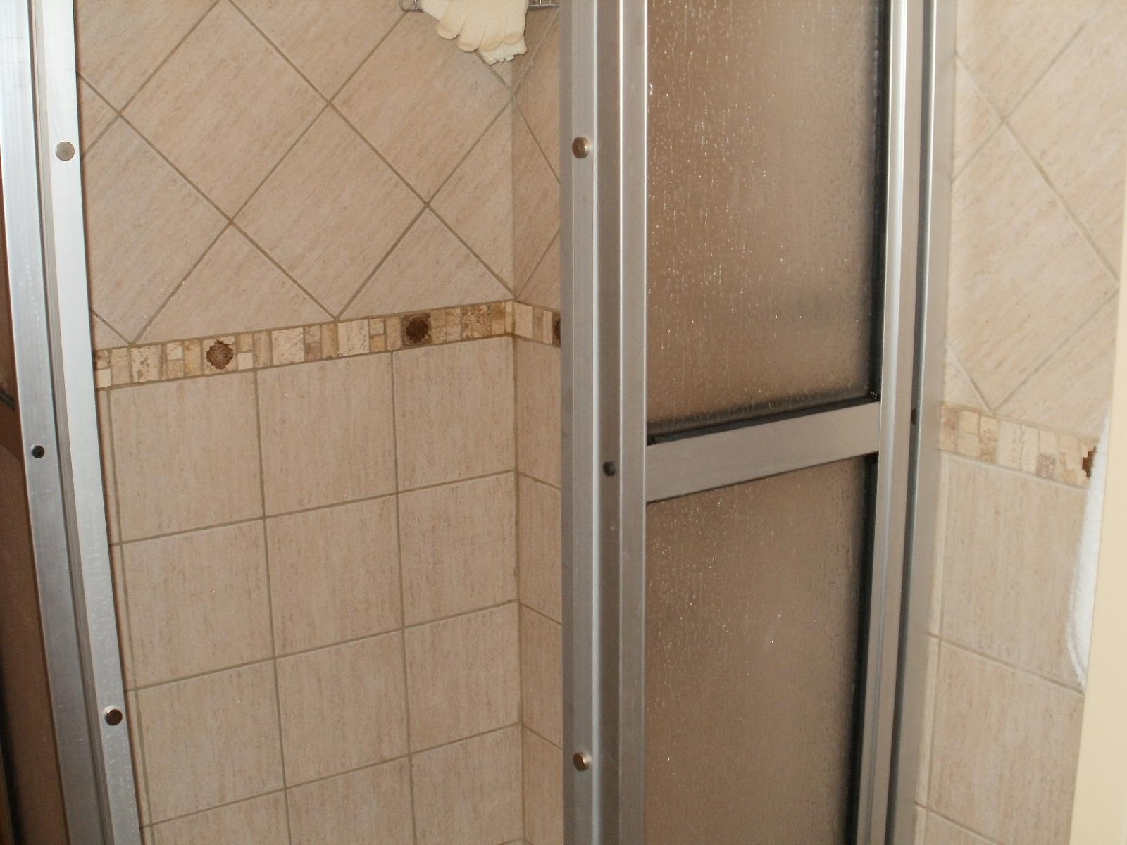 TRABAJAMOS LA MADERA EL HIERRO Y EL ALUMINIO y la combinacion de los