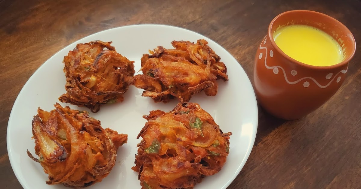 Sailaja Kitchen...A site for all food lovers! Ulli Vada / Kerala Ulli