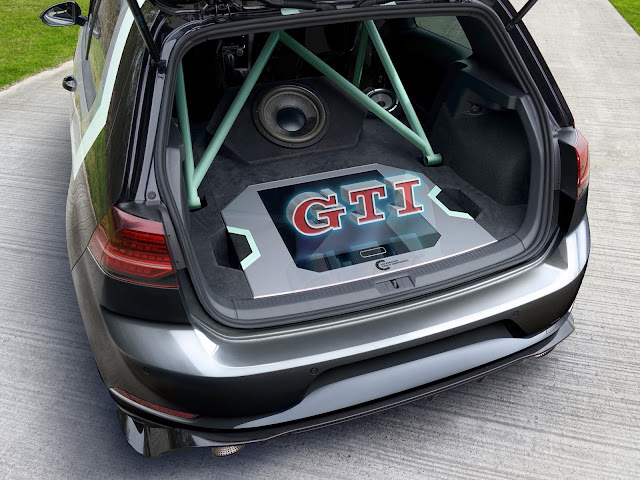 VW Golf GTI Aurora - controle holográfico VW Golf GTI Aurora - controle holográfico