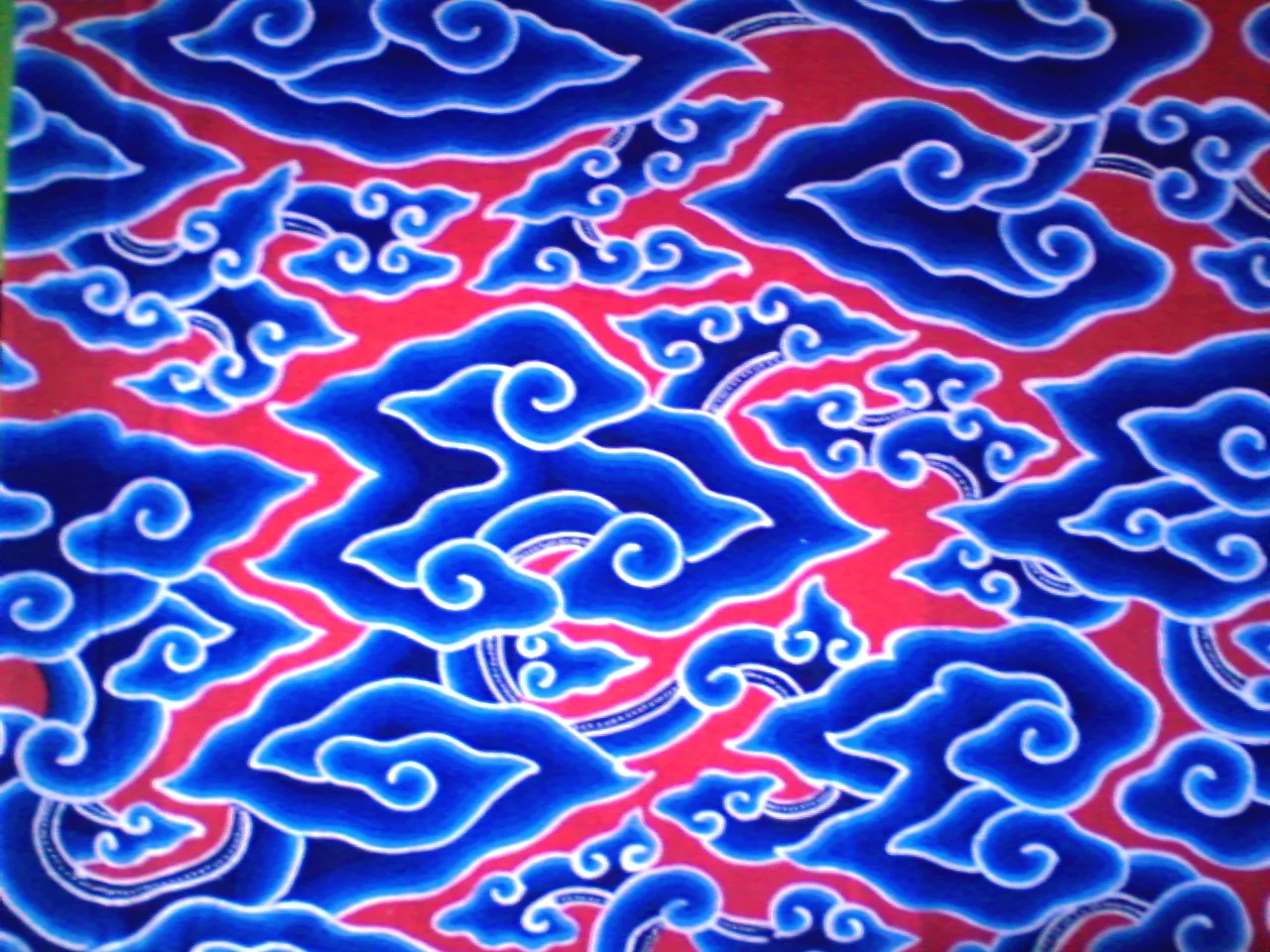 10 Motif Wallpaper Batik Biru Merah Paling Populer dari Berbagai Daerah