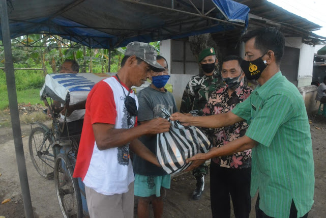Jelang HUT Ke-49 Korpri, Korpri TNI Sub Unit Makorem 071/Wijayakusuma Peduli Sesama dalam Jumat Berkah
