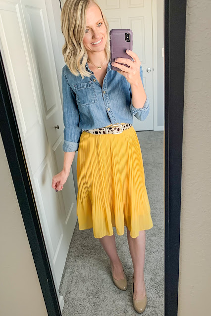 How to Wear a Yellow Pleated Skirt