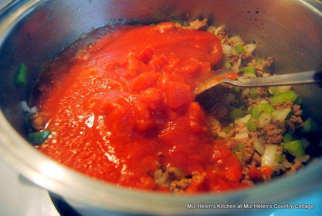 Old Fashioned One Pot Goulash At Miz Helen's Country Cottage