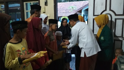 Perpisahan KKN STAINU Purworejo, Adakan Bukber dan Santunan Anak Yatim