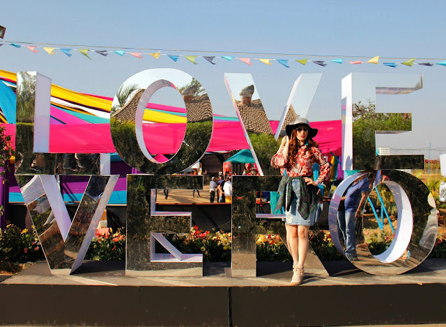 Vero Moda Sula Fest'16 Vero Moda Sula Fest'16, Vero Moda Paisley Bell-sleeve top, ripped denim skirt, plaid shirt, boho-chic, 70's fashion,music festival look, floppy hat