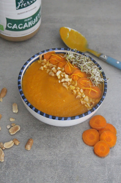 Cuillère et saladier : Soupe froide carottes, cacahuète et orange