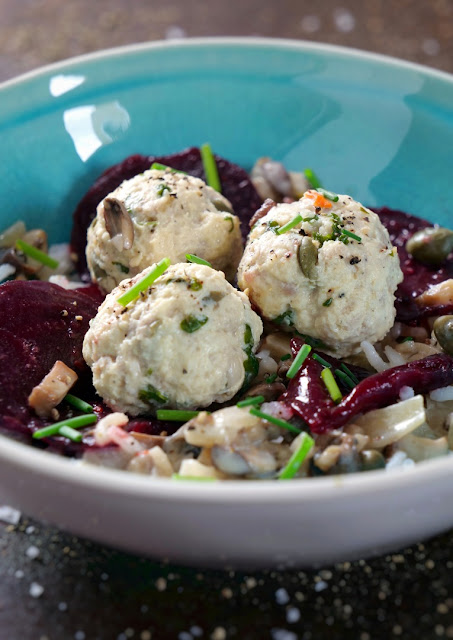 Königsberger Klopse mit Roter Beete und Basmati Reis.