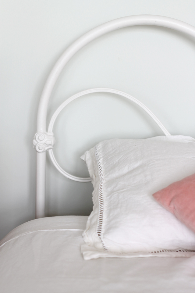 How to paint a metal bed Lotts and Lots Making the everyday beautiful