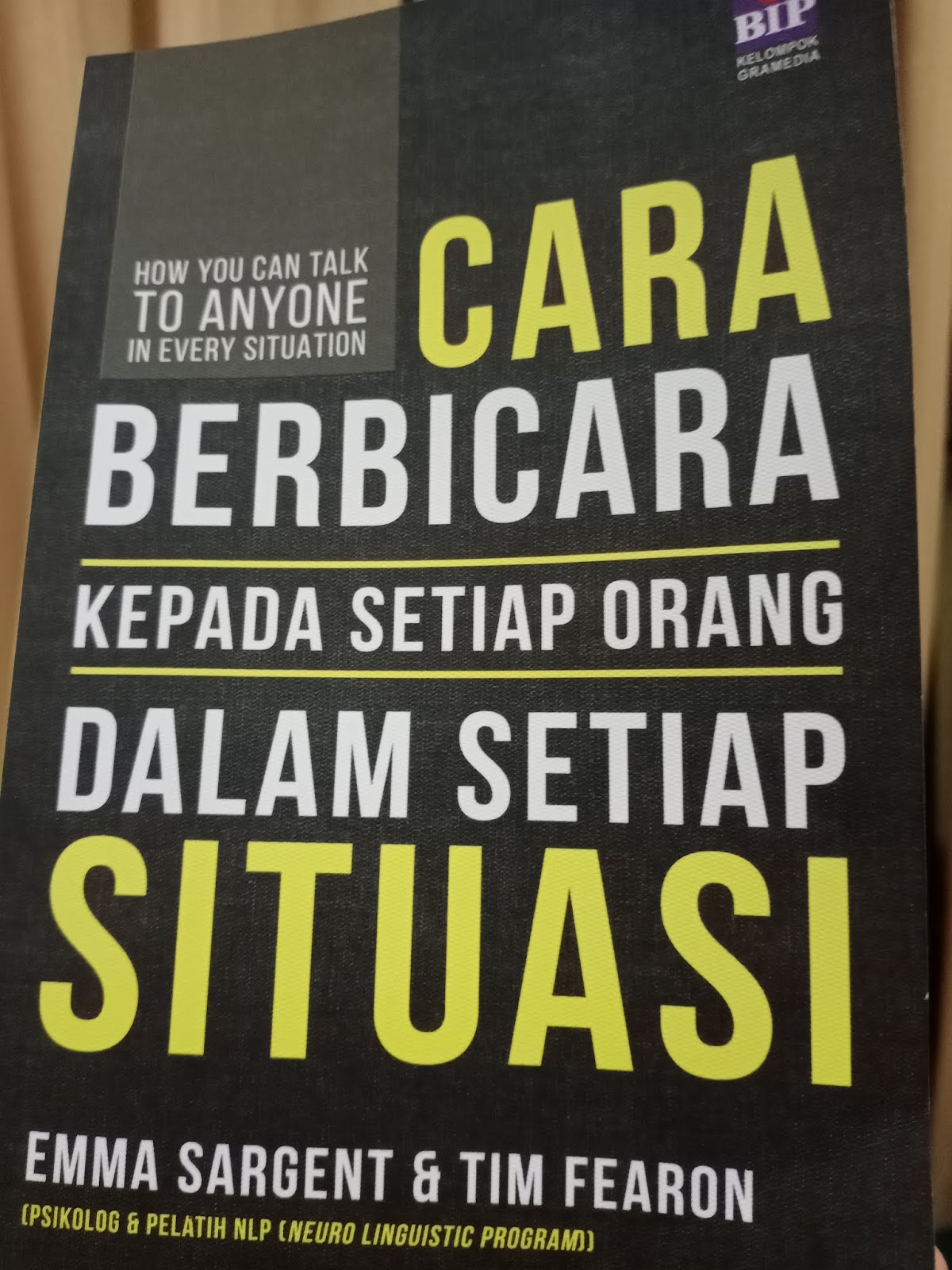 REVIEW BUKU