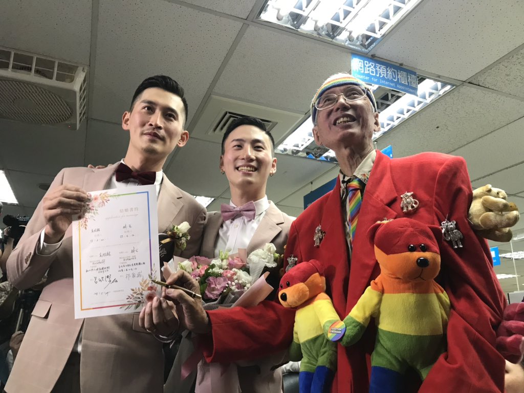 однополая свадьба в россии. в тайване разрешены однополые браки. в японии разрешены однополые браки. однополые браки в японии.