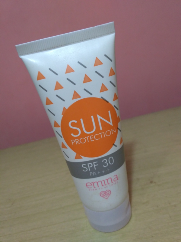 Review Emina Sun Protection (SPF 30 PA+++) BERITA HEBOH