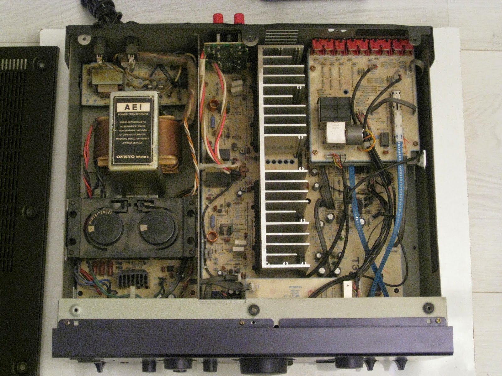 Infrequent Sound [sex.tex] technology: Onkyo Integra A-8850 R1 + Onkyo