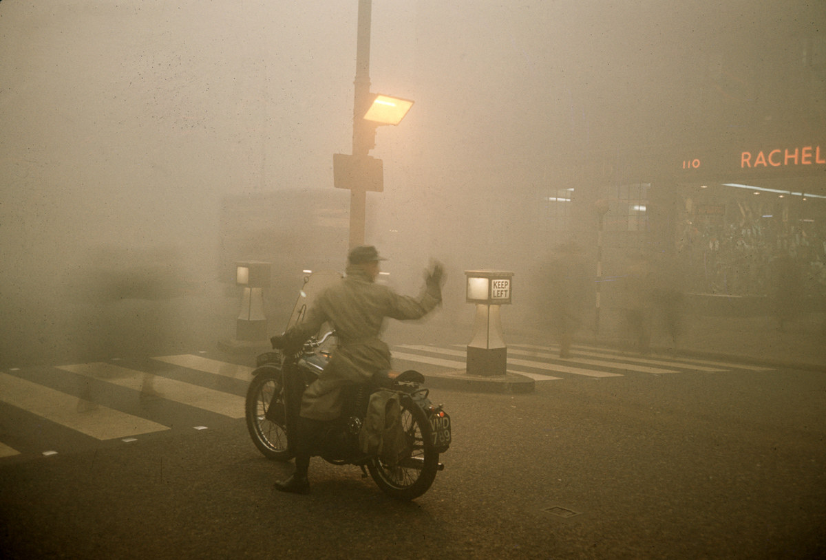12 Amazing Color Photographs of the London Smog Disaster of 1952