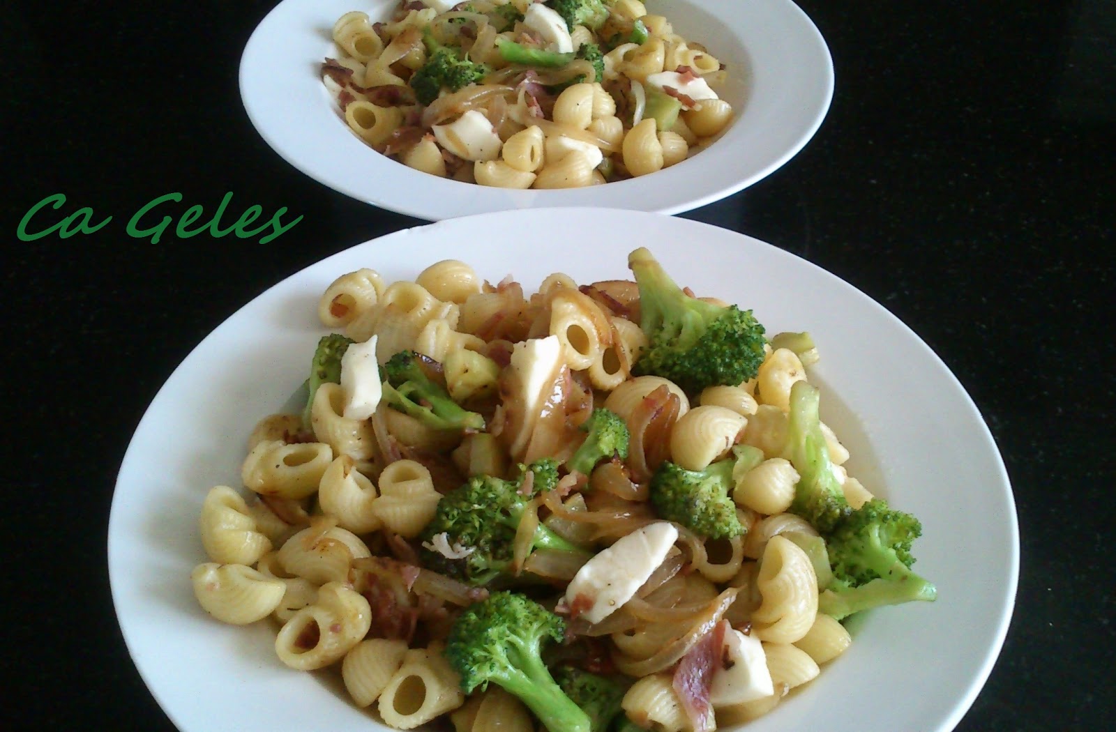 PASTA CON BRÓCOLI, JAMÓN Y MOZZARELLA