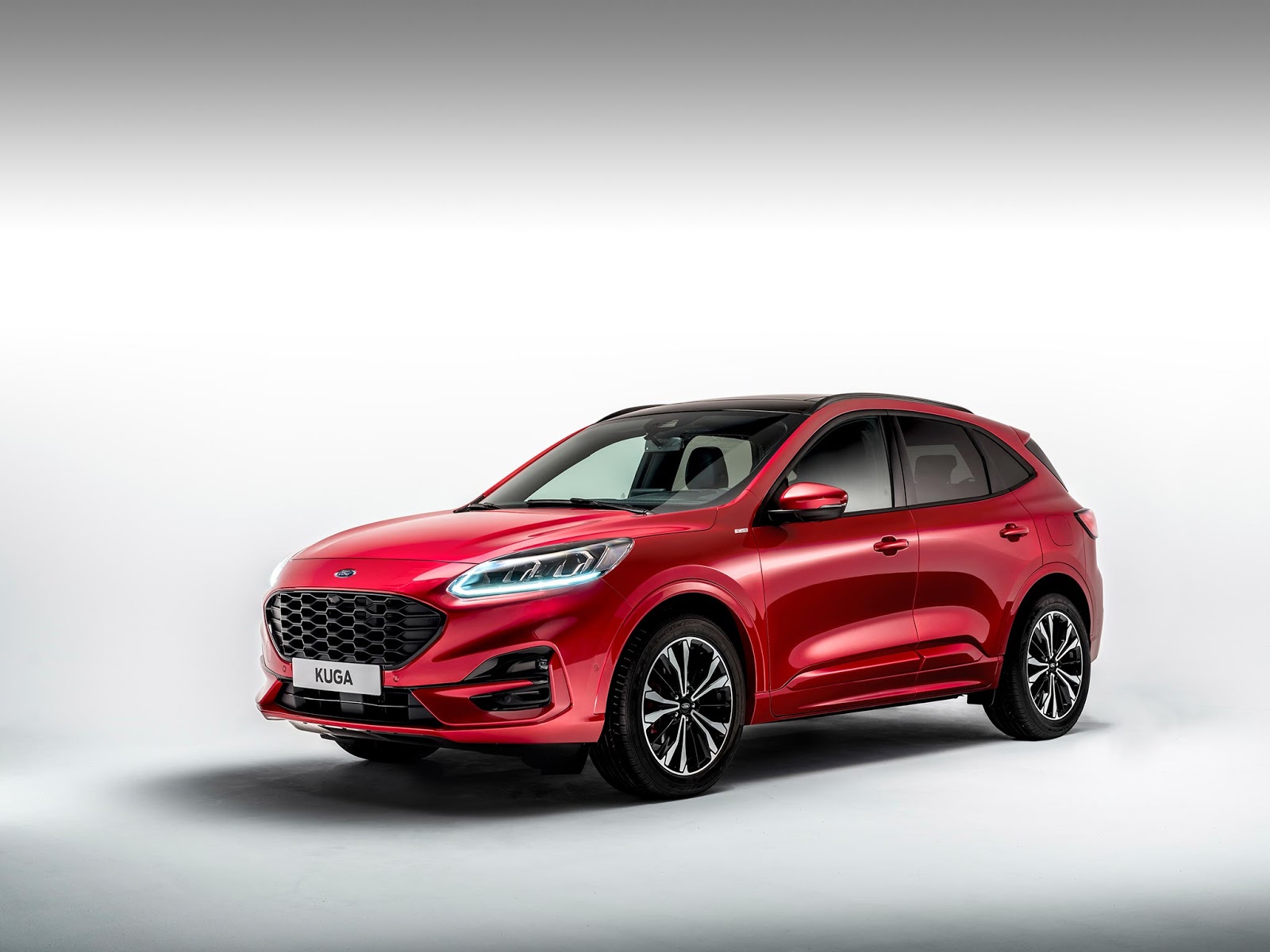 2019 Ford Kuga Plug In Hybrid Driver Exterior And Interior