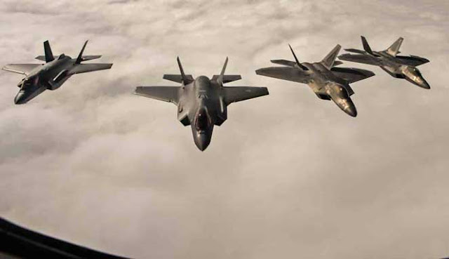 16 PERBEDAAN F-22 RAPTOR DENGAN F-35 LIGHTNING II