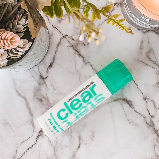 מסכה מקציפה לניקוי עמוק של הנקבוביות -ד דרמלוג׳יקה