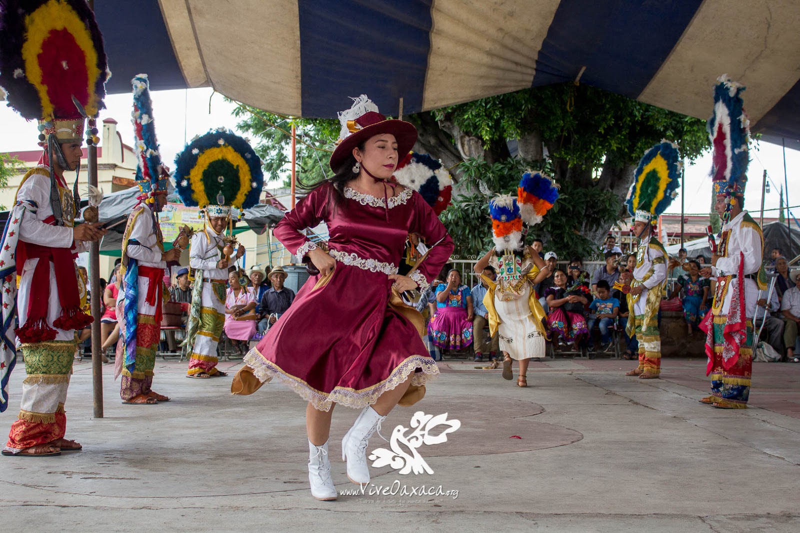 Se Ofrece la Danza de la Pluma a Santa Ana en Santa Ana del Valle, Oax (Fiesta patronal 2017 Se Ofrece la Danza de la Pluma a Santa Ana en Santa Ana del Valle, Oax (Fiesta patronal 2017