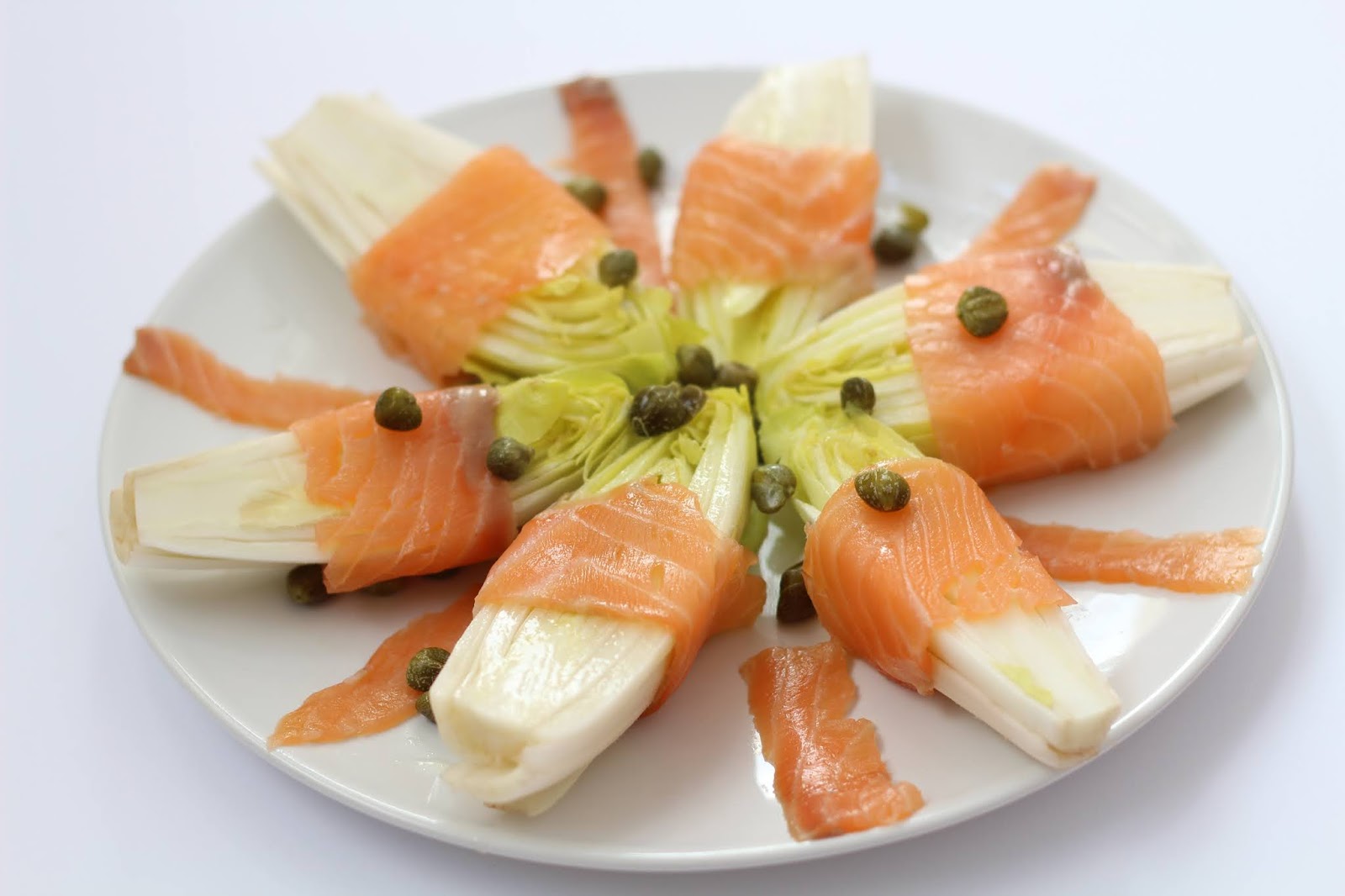 Ensalada de endibias con salmón ahumado 