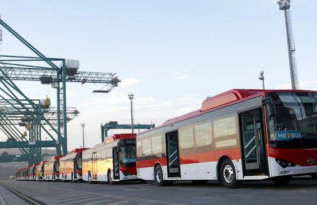 New Chinese electric buses arrived in Chile.