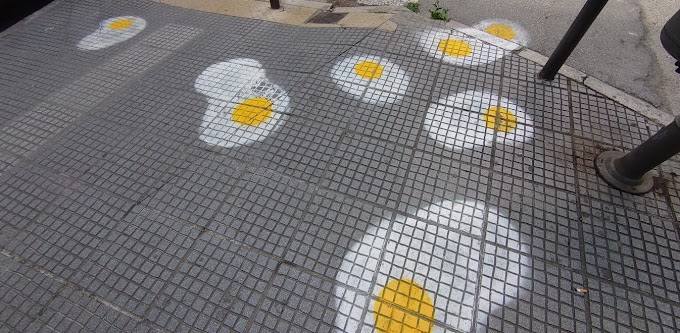 Θεσσαλονίκη: Οι δρόμοι γέμισαν με «τηγανητά» αυγά και υπάρχει λόγος