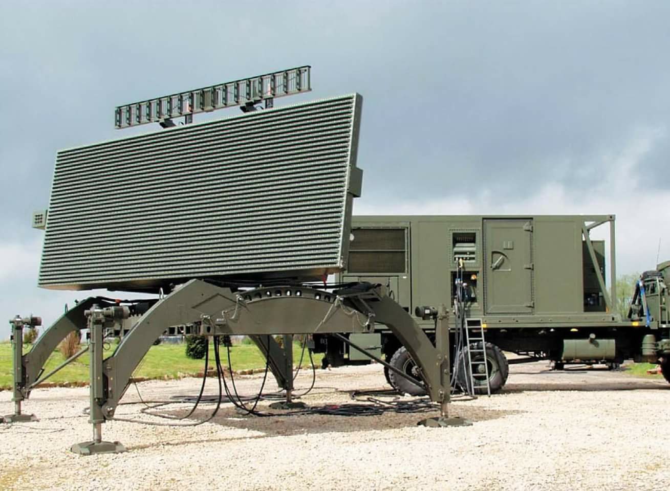 Punya Radar Pesawat Di Rumah NOBEL.WEB.ID