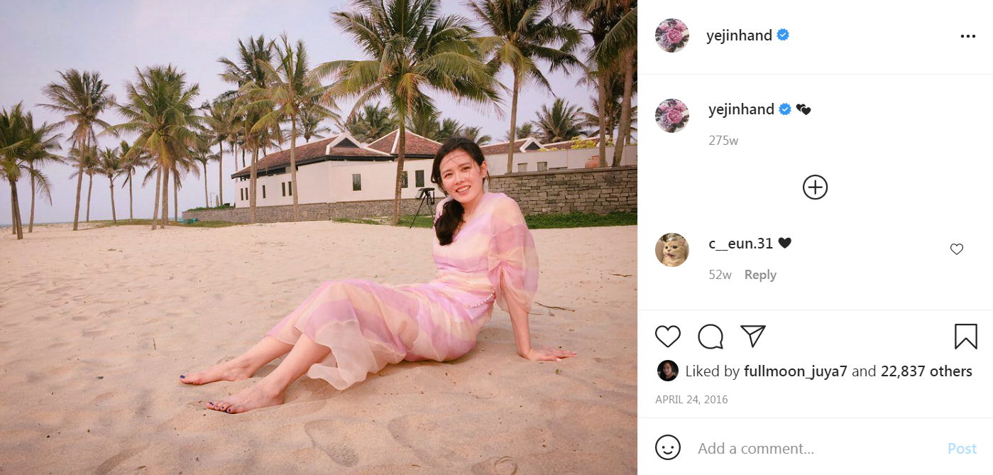 Mỹ nhân Son Ye Jin diện bikini nóng bỏng, thỏa thích bơi lội khi nghỉ dưỡng tại Đà Nẵng & Hội An