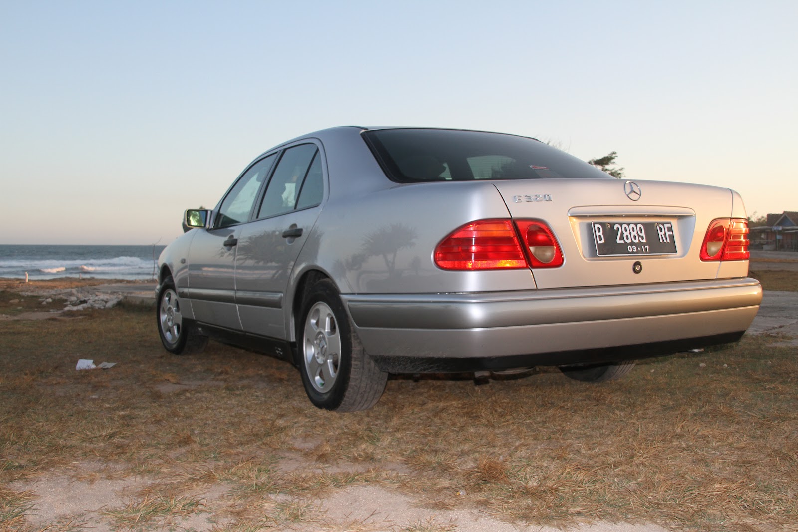Mercedes Benz e230
