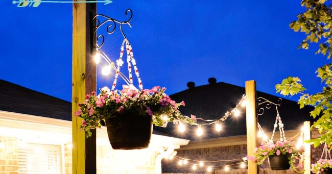 DIY Patio Area with Texas Lamp Posts | i should be mopping the floor