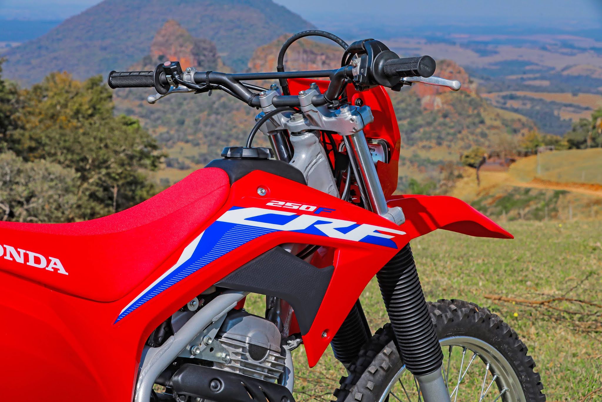 Honda CRF 250F 2022: moto de trilha ganha visual novo, Mobilidade Estadão