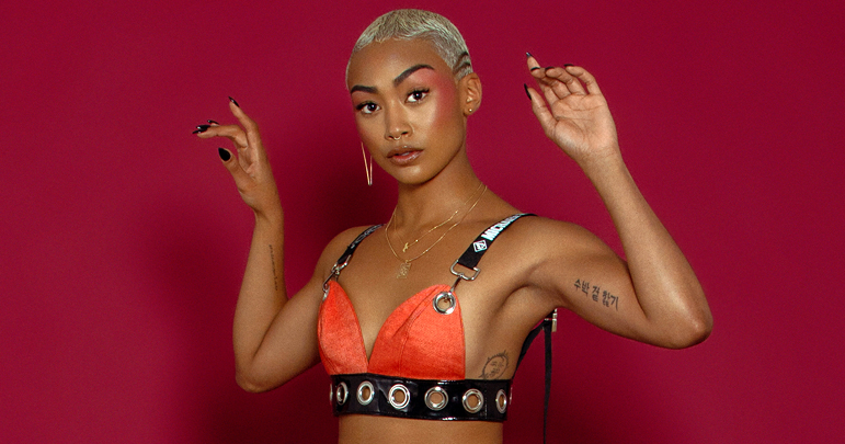 Tati Gabrielle de 'Sabrina' vem ao Brasil em outubro.