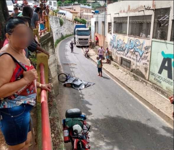 pense diferente: Criança de nove anos morre atropelada por carreta em