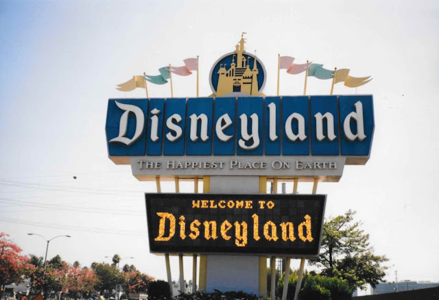 Classic Welcome To Disneyland Sign 1998
