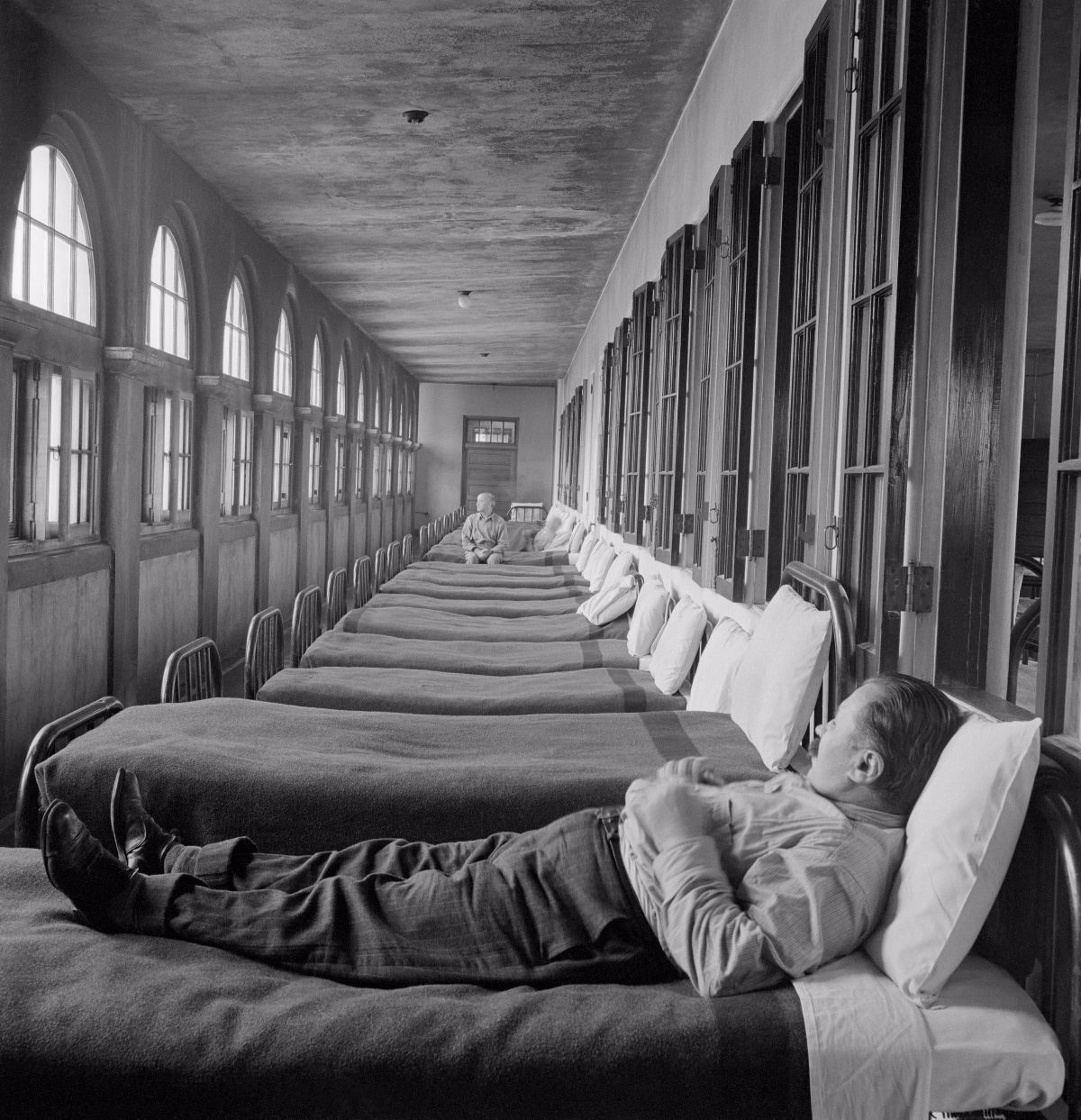 Haunting Photos Show the Bleak Conditions Faced by ...
 Insane Asylum Patients Photos