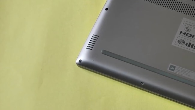 Down-firing speakers of Mi Notebook 14 Horizon Edition.