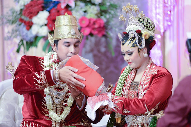 pakaian nikah adat jawa