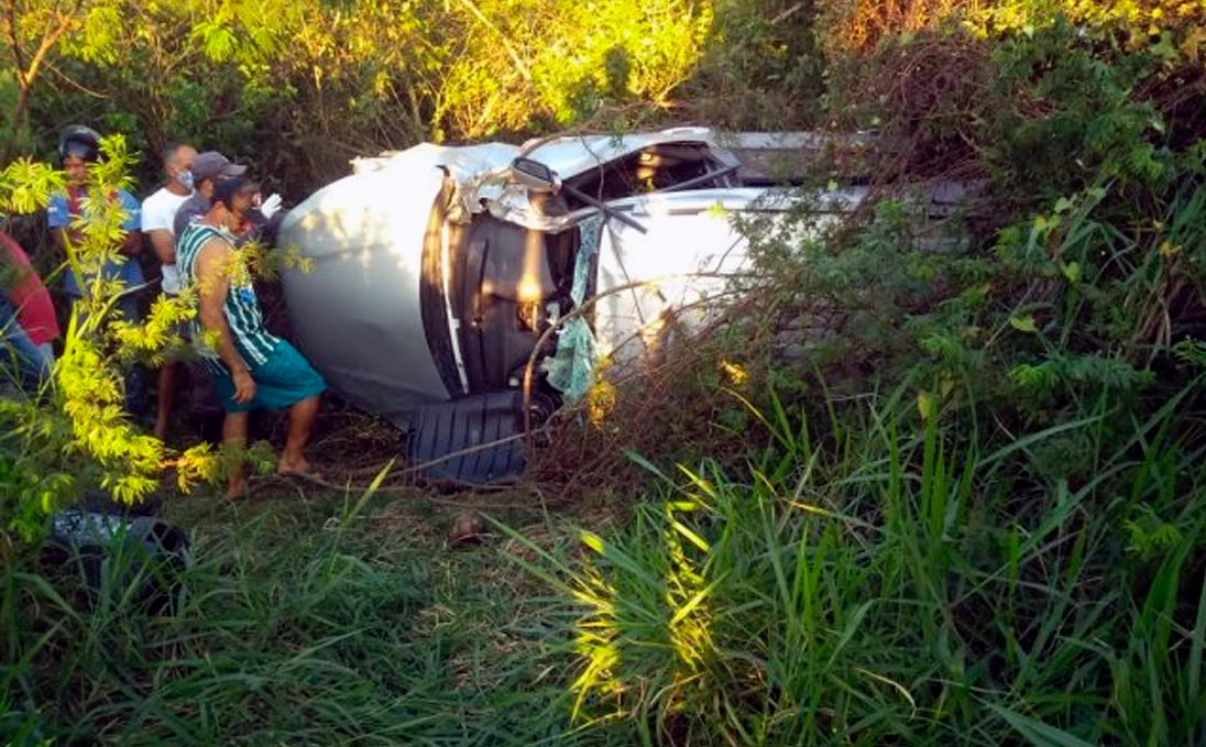 Cantor da banda Chicana morre em acidente de carro em Feira de Santana