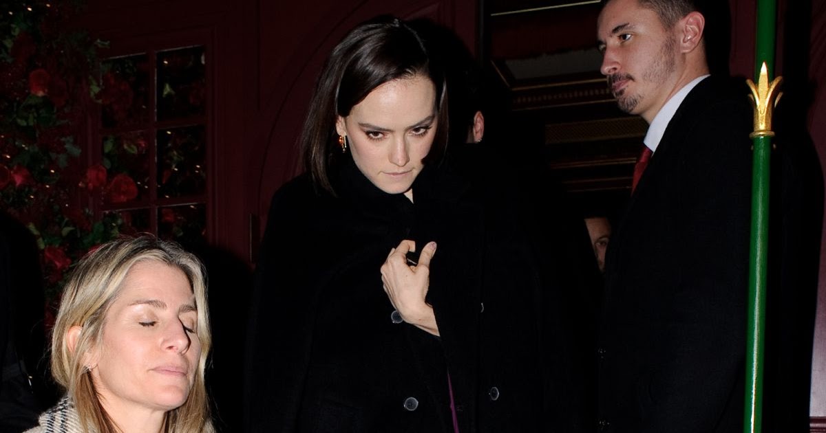 Daisy Ridley Leaves Park Chinois Restaurant in London 19 Dec-2019