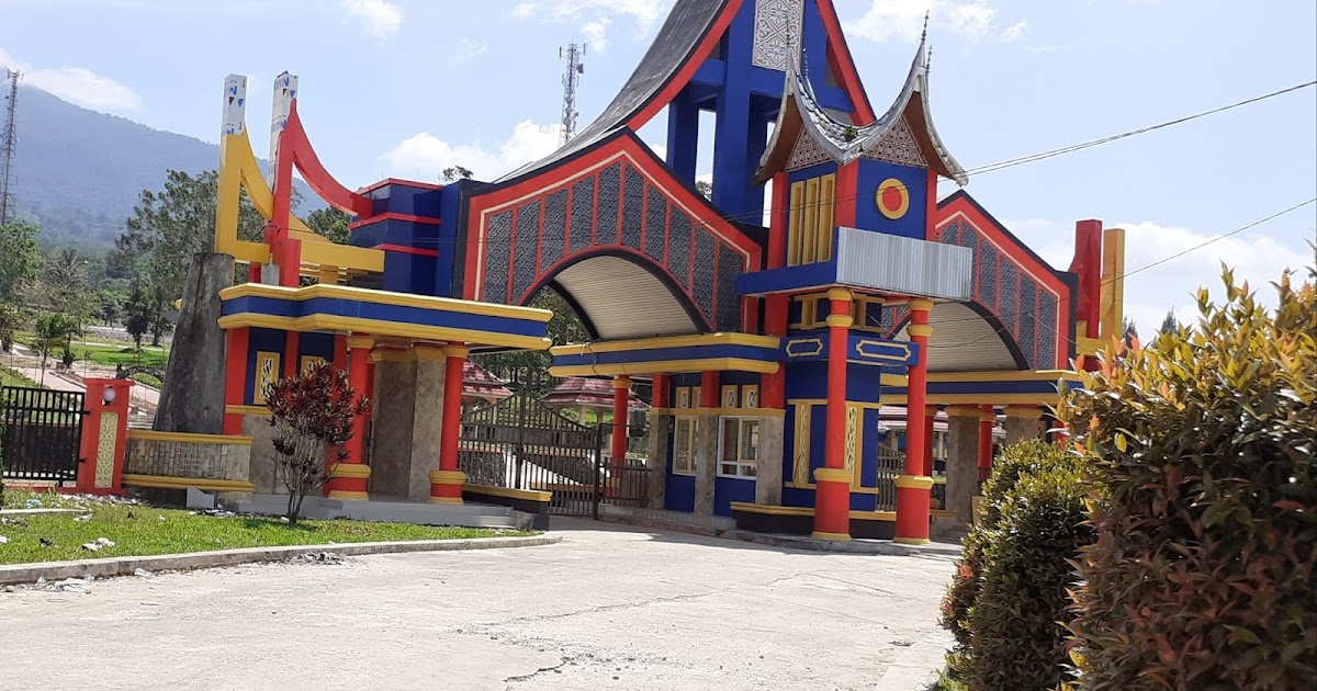 Bukit dengan pemandangan luas